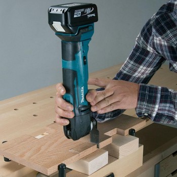 MULTI HERRAMIENTA MAKITA DTM51RMEX1 18V LXT 4Ah 2bat