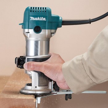 FRESADORA MAKITA MULTI 6/8mm 710W RT0702C
